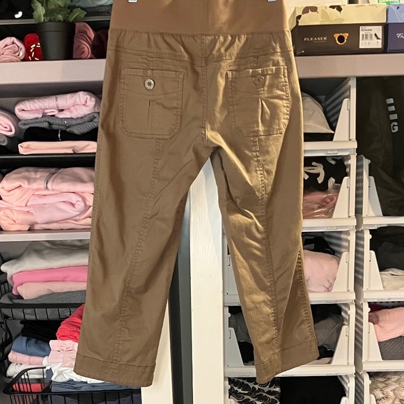 Thyme Maternity Capris With Front & Back Button Pockets - Picture 2 of 4
